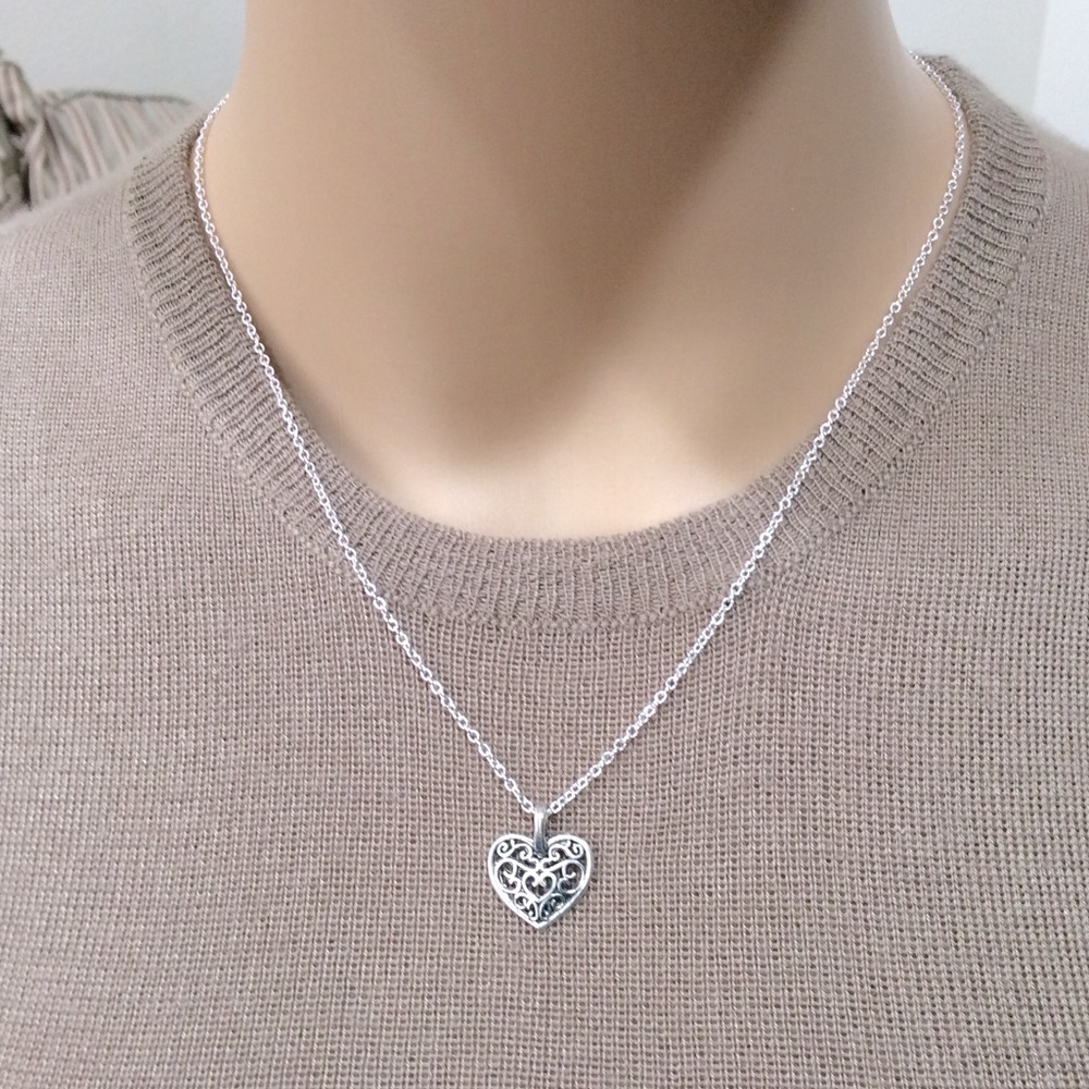 New Silver Plated Pendant Necklace Sweet & Simple